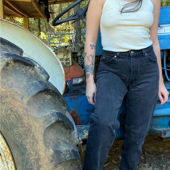 Sold - Picture 3 of 8